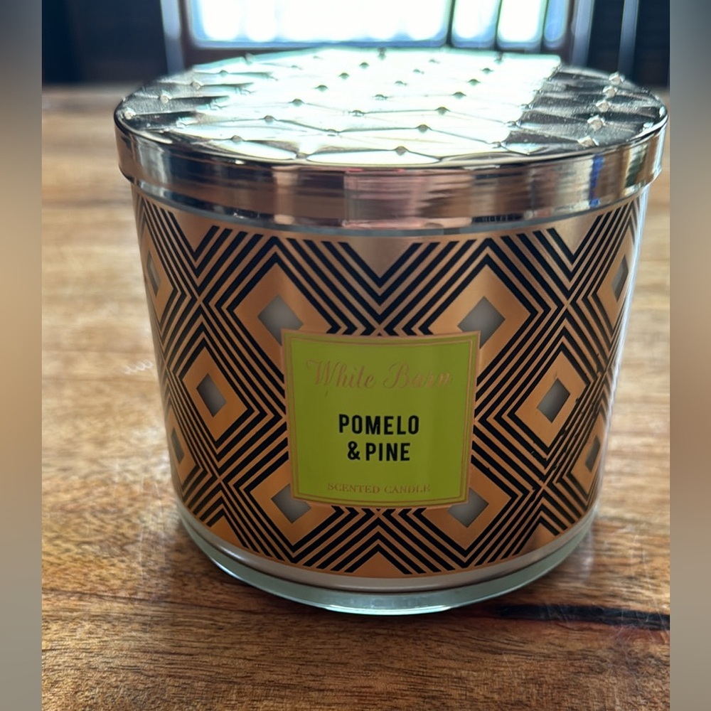 White Barn candle